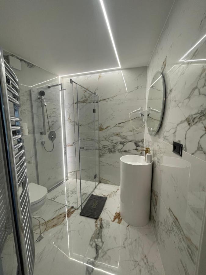 Apartamento Vip Jacuzzi Luxury Budapest Exterior foto